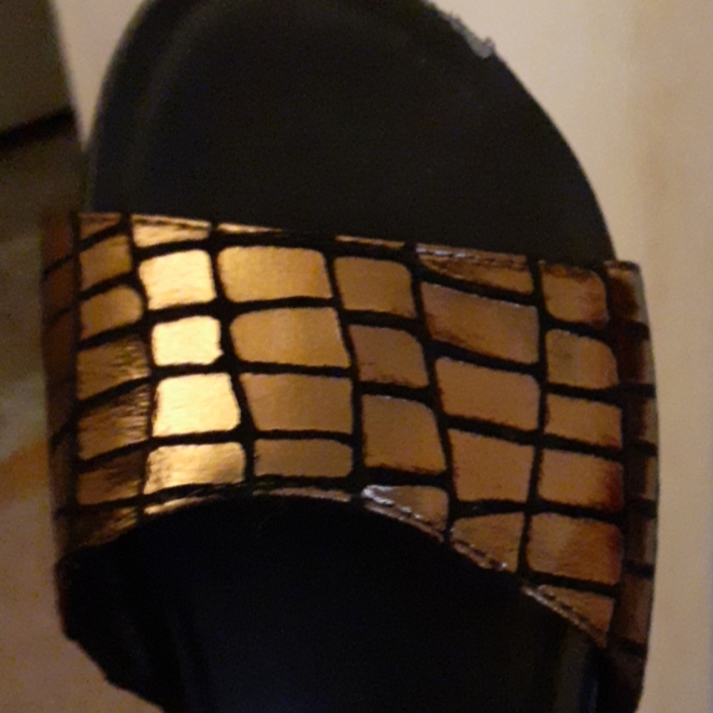 Nicole simpson flats - Picture 2 of 3